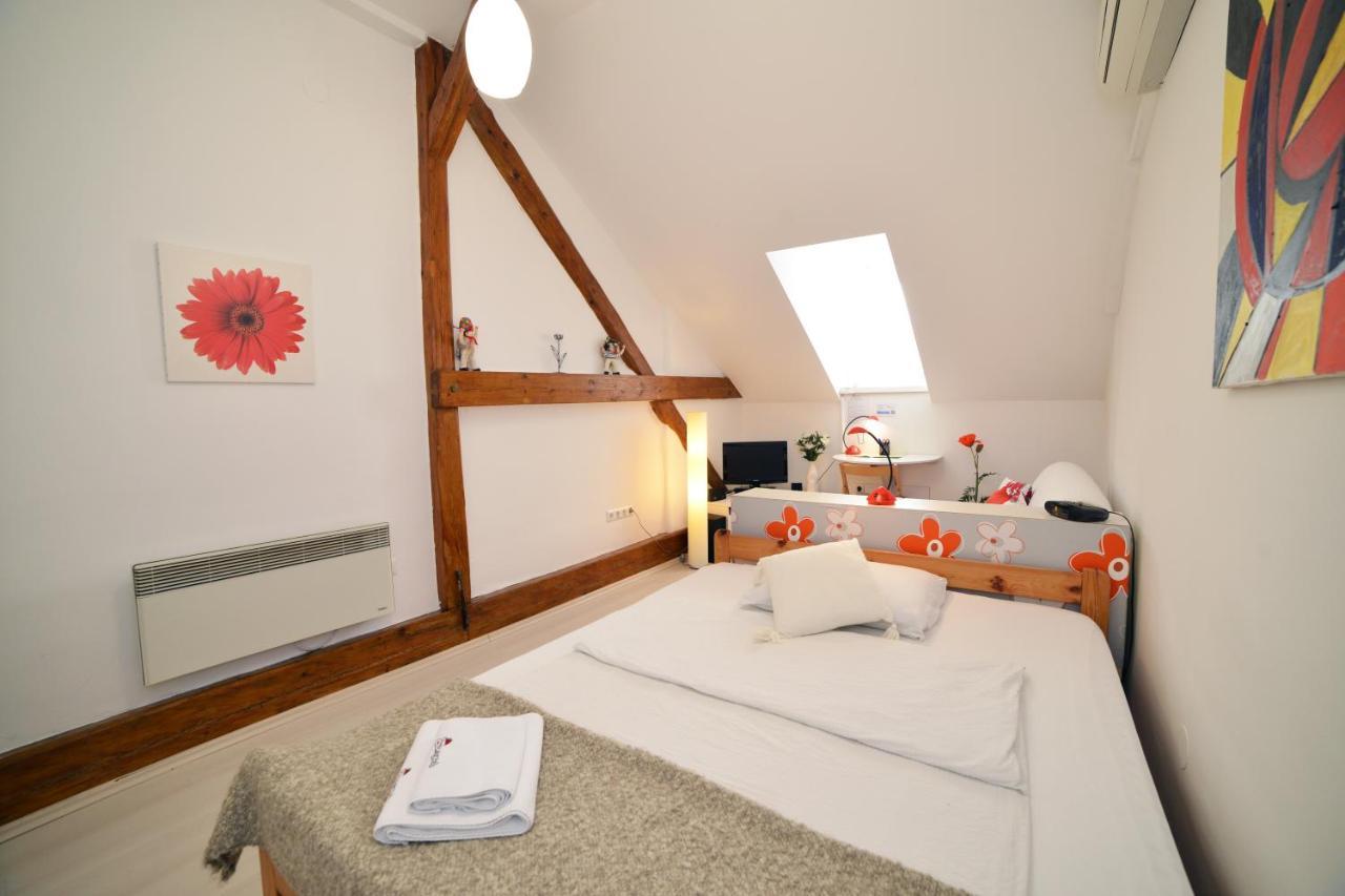 Studio Apartment White Zagreb Exterior photo